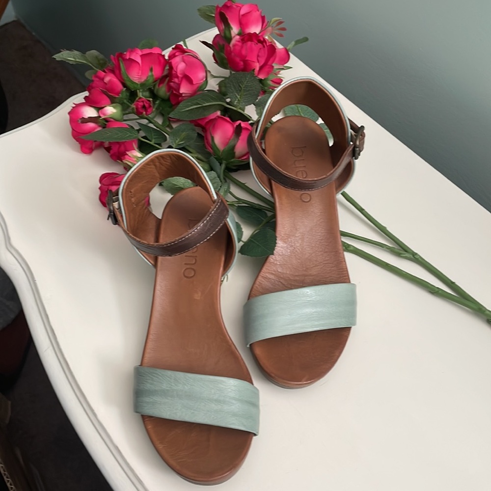 Bueno sandal size 36